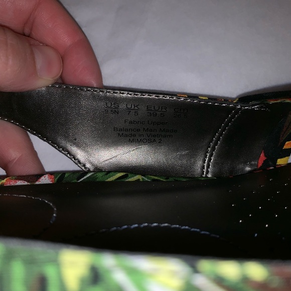 NWOT Life Stride Soft System Tropical Flor… - Picture 8 of 8